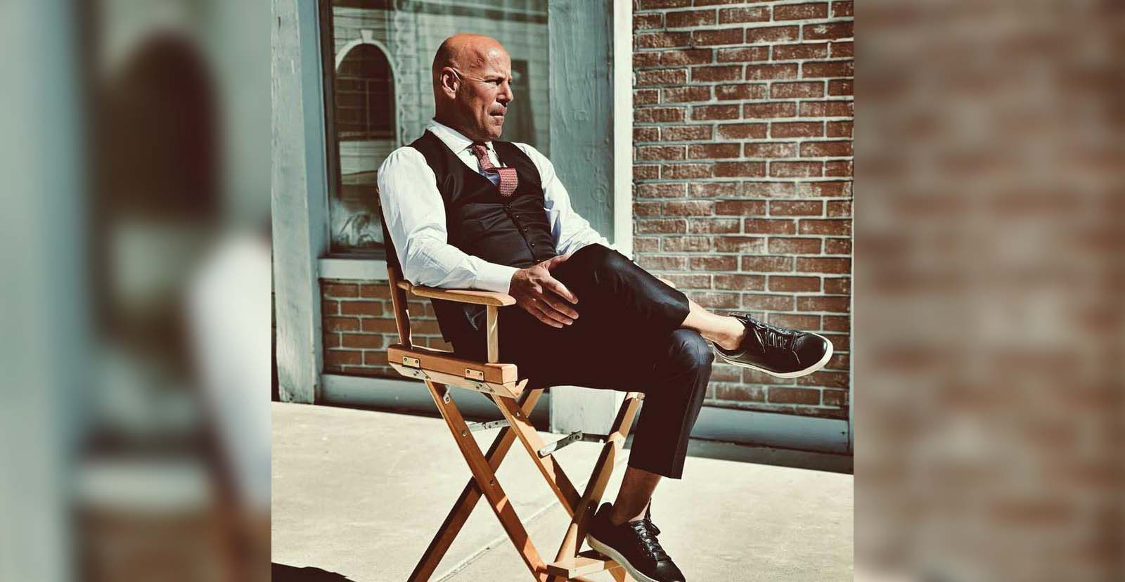 S2E26 The Incredible Story of being Bruce Willis's Photo Double and